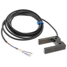 SENSOR FOTOELEC. CUERPO RECTANGULAR IP67. TIPO HORQUILLA. SIN AJUSTE DE SENSIBILIDAD. ALCANCE 25MM. 1 EJE OPTICO. LUZ INFRARROJA. CABLE 2M. PNP. DARK ON/ LIGHT ON POR SWITCH     E3ZG81