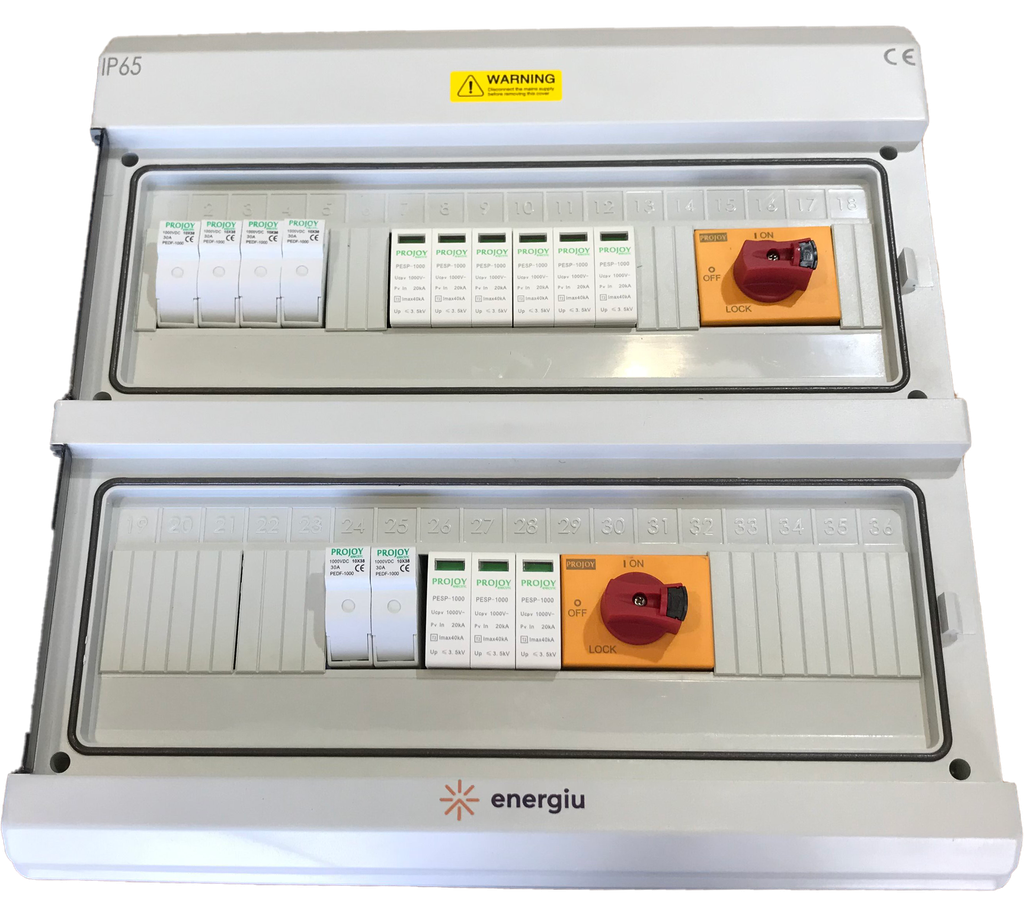 CAJA DE CONEXION 3 STRING BOX 3E/3S 1000V CONTIENE: 3 DESCARGADORES, 1 SECCIONADOR 1000VDC 32A Y 6 FUSIBLES 1000VDC 15A CON PRENSACABLES