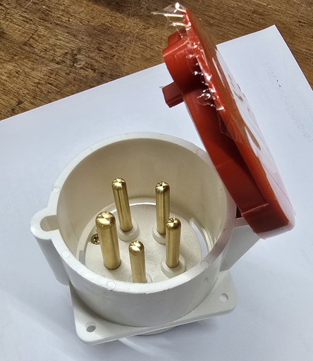 [179273] POLARIDAD NEGATIVA TOMA HEMBRA DE EMBUTIR 32/380V 3P+N+T   32A   IP44      NUCLEO MACHO