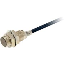 [E2EX8C1182M] E2EX8C1182M    Sensor inductivo de 3 hilos. Serie E2E. 12..24VDC. Cuerpo corto. Tipo varilla roscada M18, metálico, IP67. Cabezal rasante. Alcance de sensado: 8 mm. Salida normal abierta (NA) tipo NPN hasta 500Hz. con salida a cable de 2 metros. Reemplaza E2A-