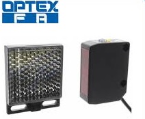 [*114025] SENSOR FOTOELEC. RETRO-REFLEX. POLARIZADO  - ALIM. 24-240V AC/DC - LIGHT ON. - CARCASA PLAST. - ALCANCE 12M - SALIDA RELE  - IP67 - C/ POTENCIOMETRO - SAL. A CABLE 2MT (INCLUYE ESPEJO Y ESCUDRA FIJ.)