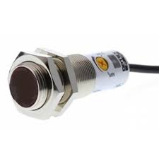 [*114448] SENSOR FOT. DIFUSO ALIM.:10-30VDC,  FORMA M18, CARCAZA MET., ALCANCE 11CM, NPN, LIGHT ON/DARK ON (SELEC. POR CABLE), IP67, TEMP. -25/+55ºC, SAL.: A CABLE 2M - 4P, LUZ ROJA, C/ POTENCIOMETRO